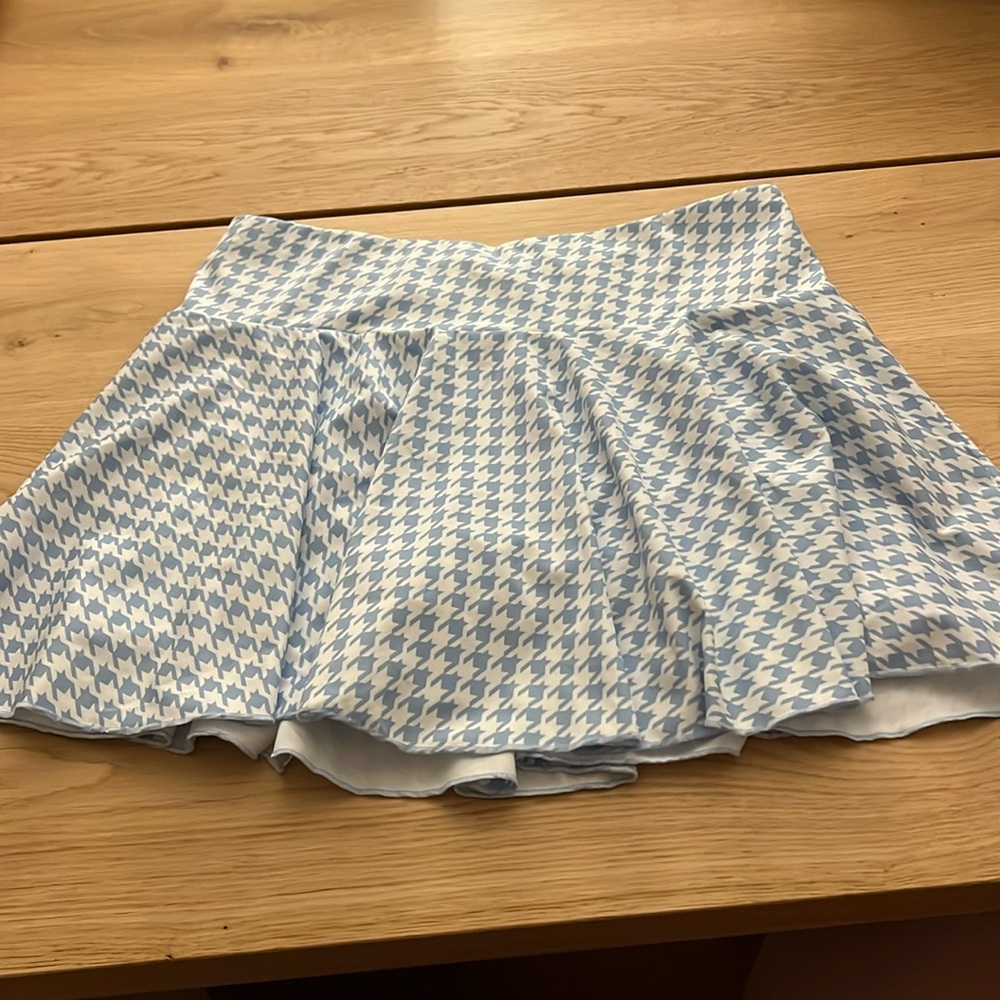 Halara Blue & White Houndstooth Tennis Skirt